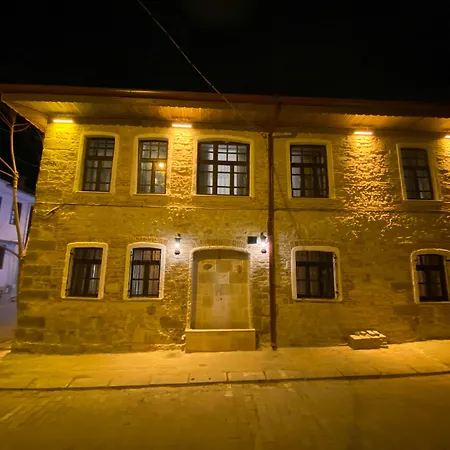 Esila 3*