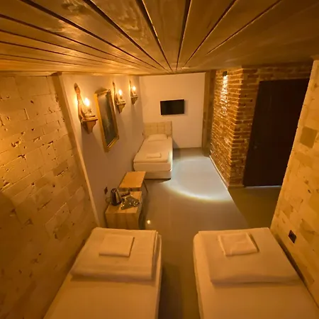 Esila 3* Uşak